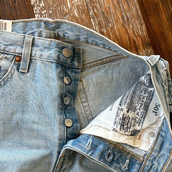 Levi’s Brand New Jeans - Picture 2 of 4